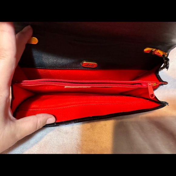 Vintage Ande’ Black Patent Leather Handbag With Gold Chain Shoulder Strap - Picture 9 of 11